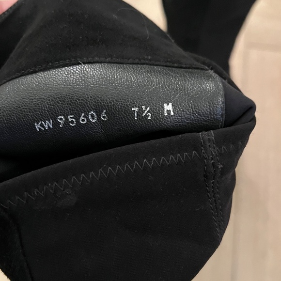 Vintage Stuart Weitzman Suede Knee-High Boots – Style KW 95606 – Size 7.5M - Picture 6 of 8